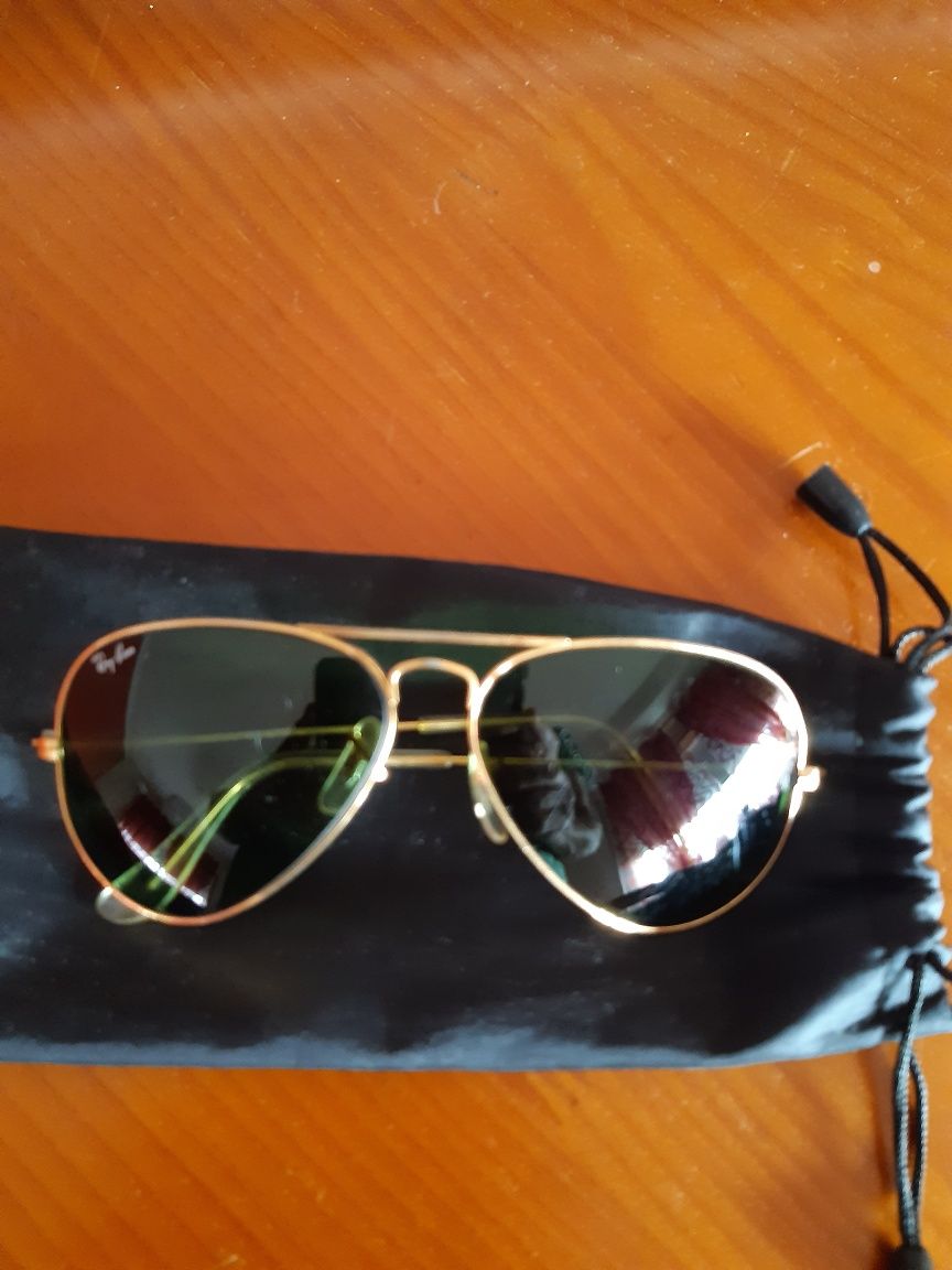 Óculos de sol originais