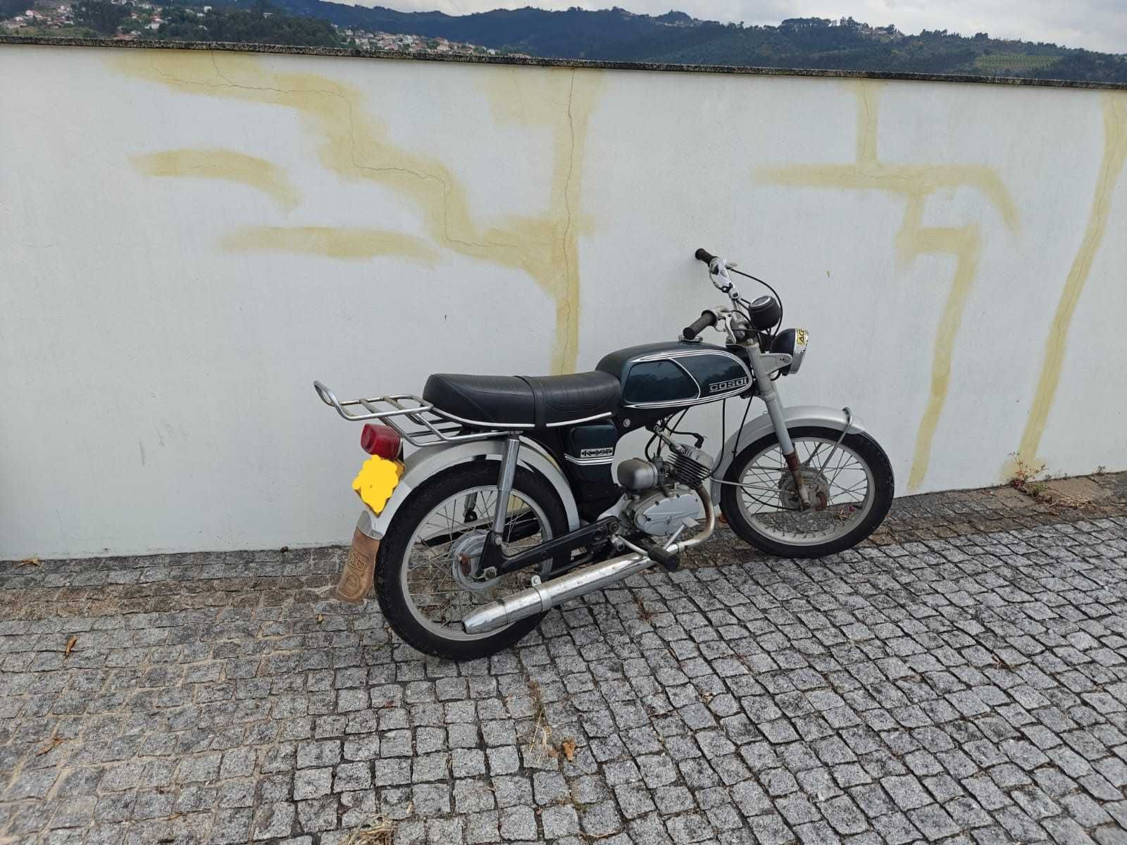 VENDE-SE Motorizada Clássica – Casal K197 - Toda original
