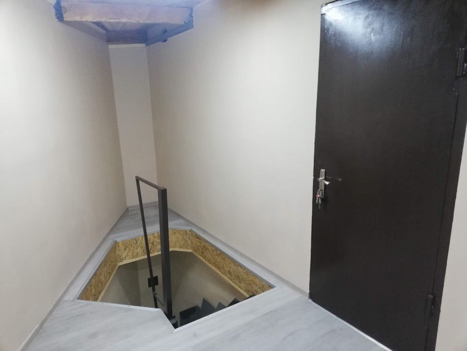 Сдам в аренду гараж( приміщення)  на Рибалському