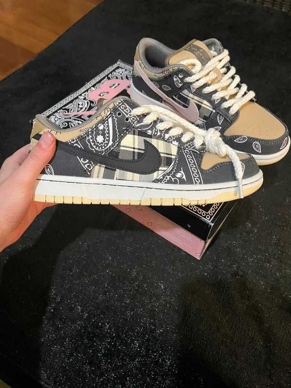 ButyDamskieTrampki NikeSBDunkTravisScott R.42