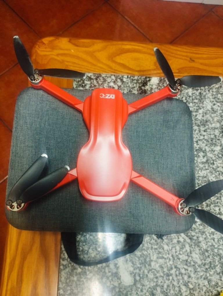 Drone lyzrc pro.