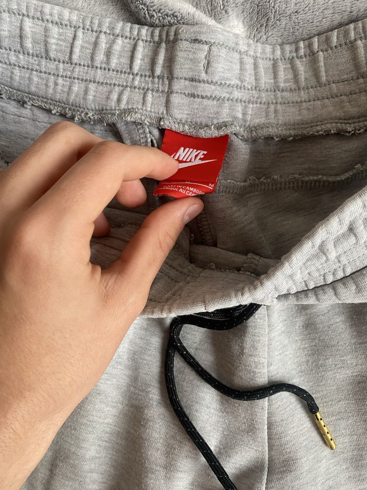шорти nike tech fleece