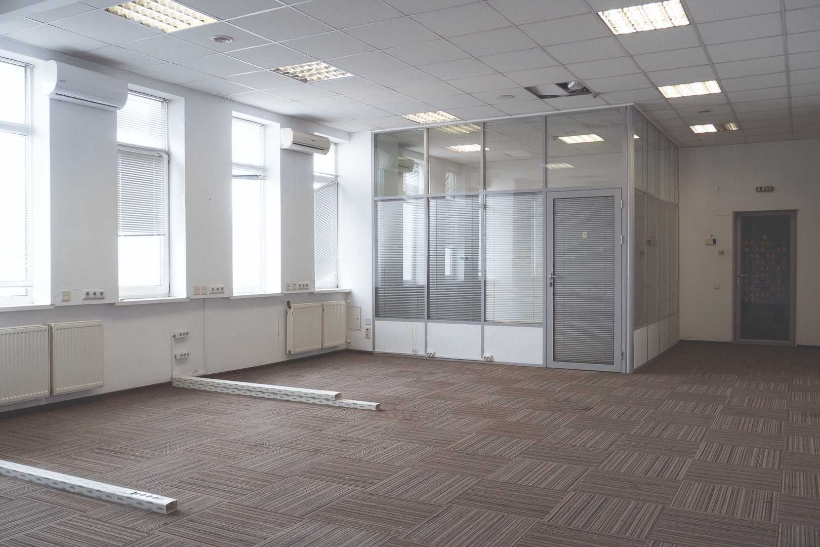 Офіс 165м2. OpenSpace, 4 кабінети. Генератор, метро Святошин, Без%