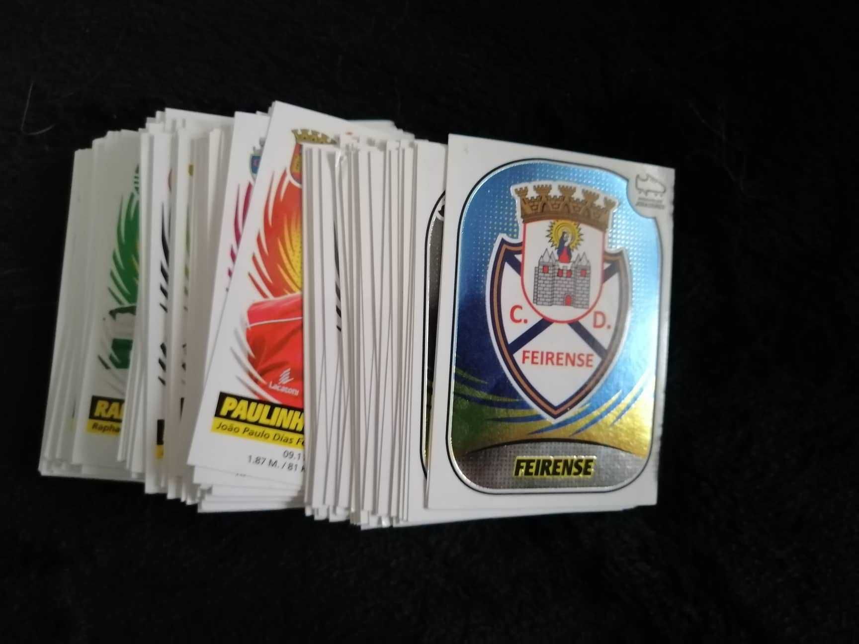 Cadernetas de futebol e outras e cromos