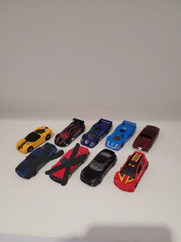 Varias miniaturas HotWheels