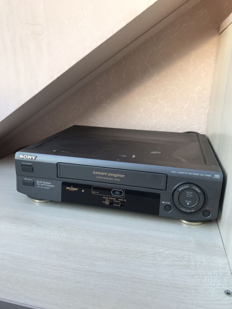 Видеомагнитафон для касет VHS Сони Sony