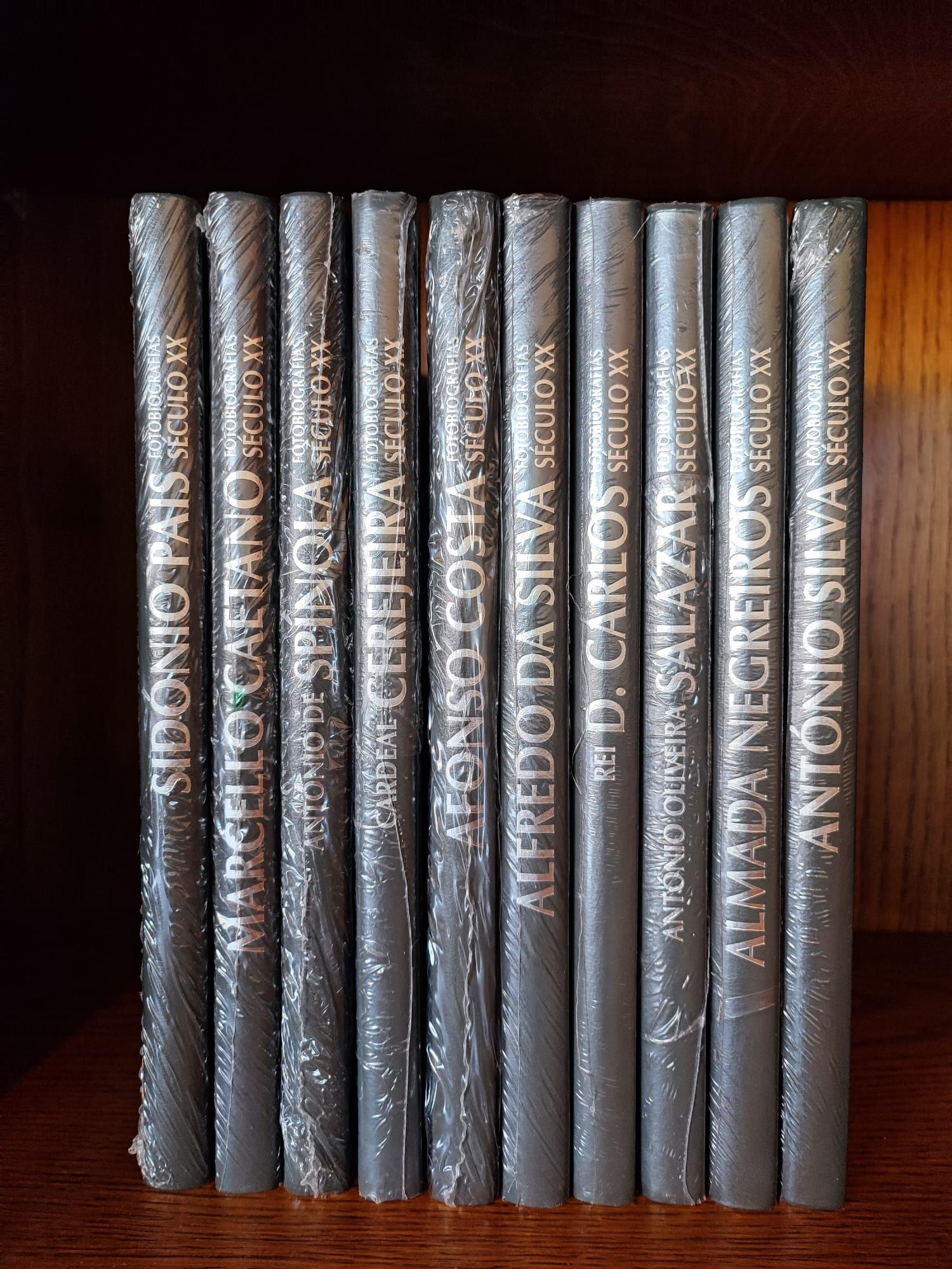 Coleção 22 volumes Portugal Século XX + Portugueses Célebres