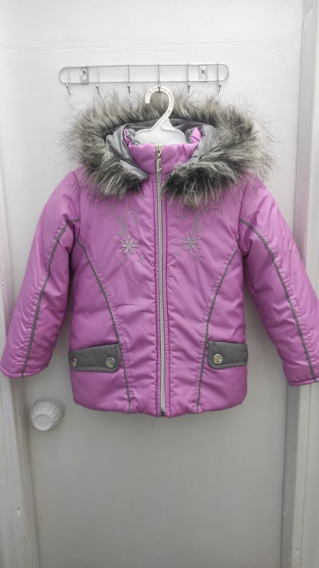Зимняя куртка на 5-6 лет