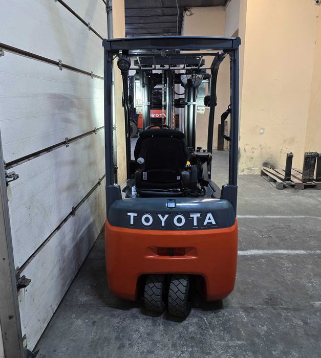 Навантажувач вилковий, електричний Toyota 1.8 тонн Li-ion