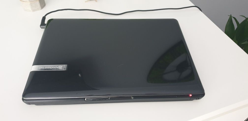 Mały laptop Packard Bell Butterfly XS
