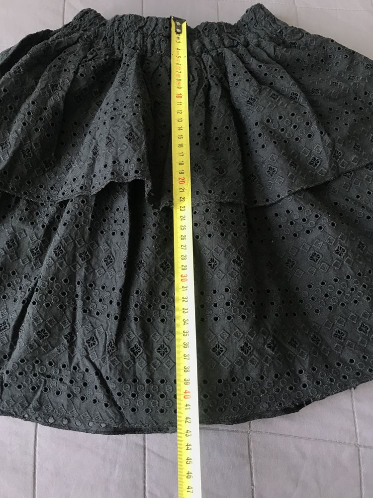 Piękna ażurowa spódnica S na lato czarna warstwowa