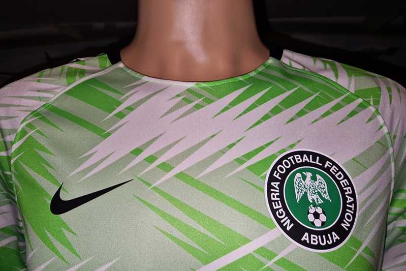 Nigeria NFF Abuja Nike DriFit 2018 prematch size: M-L