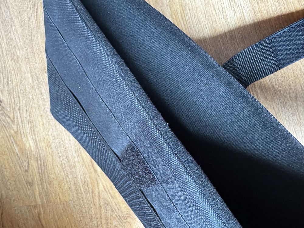 Torba na ramię z wyciąganą kieszenią na laptopa