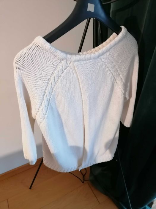 Zara kremowy sweter z wycięciem r. 38/M