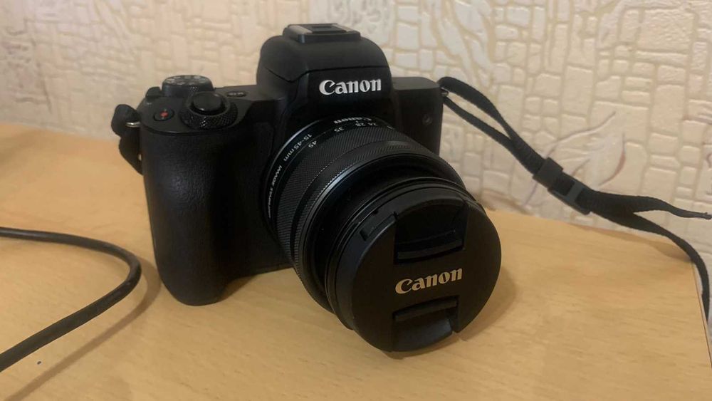 Фотоаппарат Canon M50