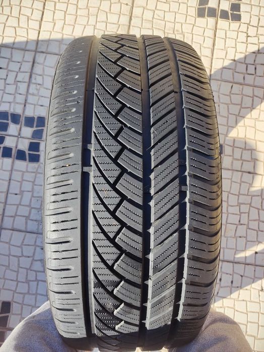 Pneus quase novos 255/45/18