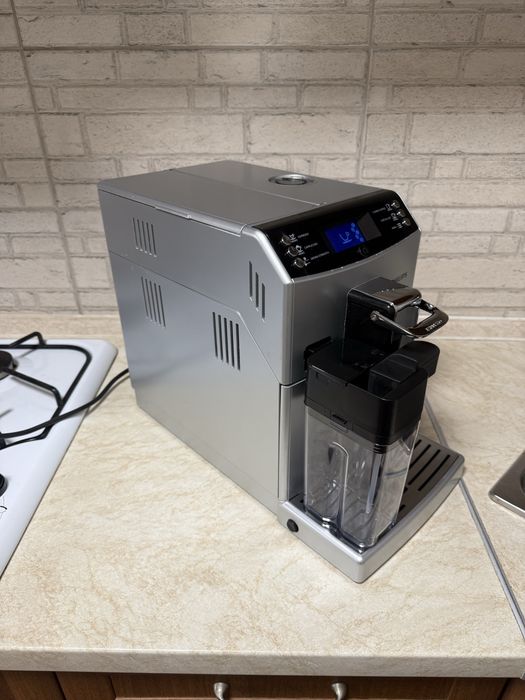 Автоматична еспресо кавомашина Philips EP4051  4000 series