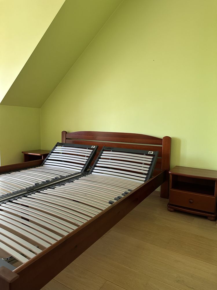 Zestaw mebli drewnianych łóżko ze stelażem + 2 szafki nocne + komoda