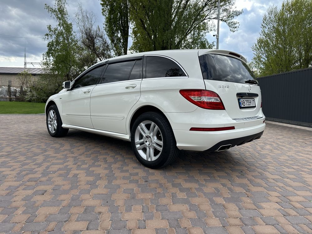 Mercedes-Benz R-Class 2012