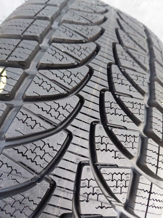 Розпаровка нова Bridgestone Blizzak LM32 205.55.16