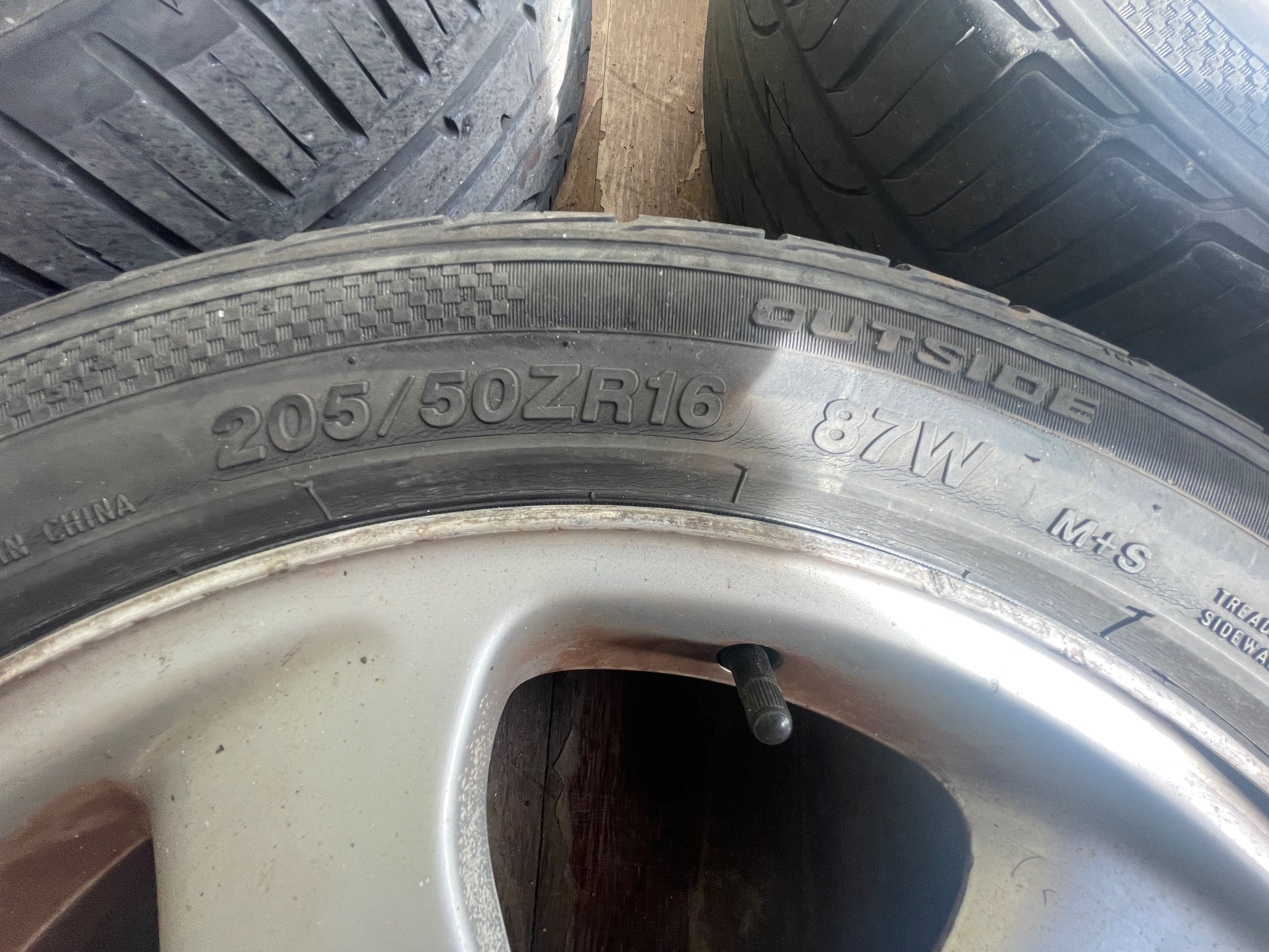 4 jantes 16 da VOLVO com 4 pneus em óptimo estado