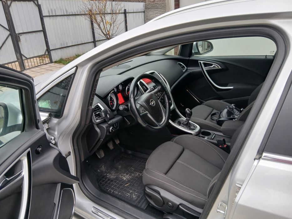 Продам Оpel Astra j sport tower