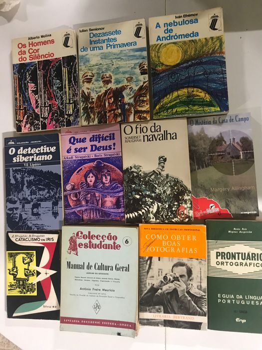 Livros antigos (anos 60/70/80) / livros e revistas do 25 de abril