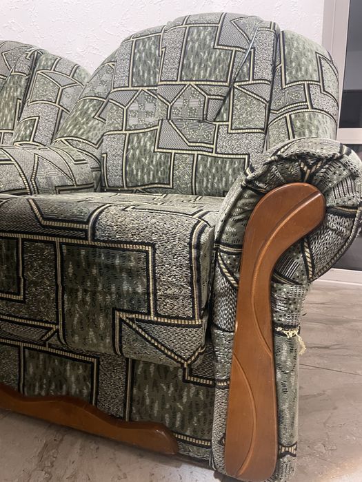 Диван і два крісла