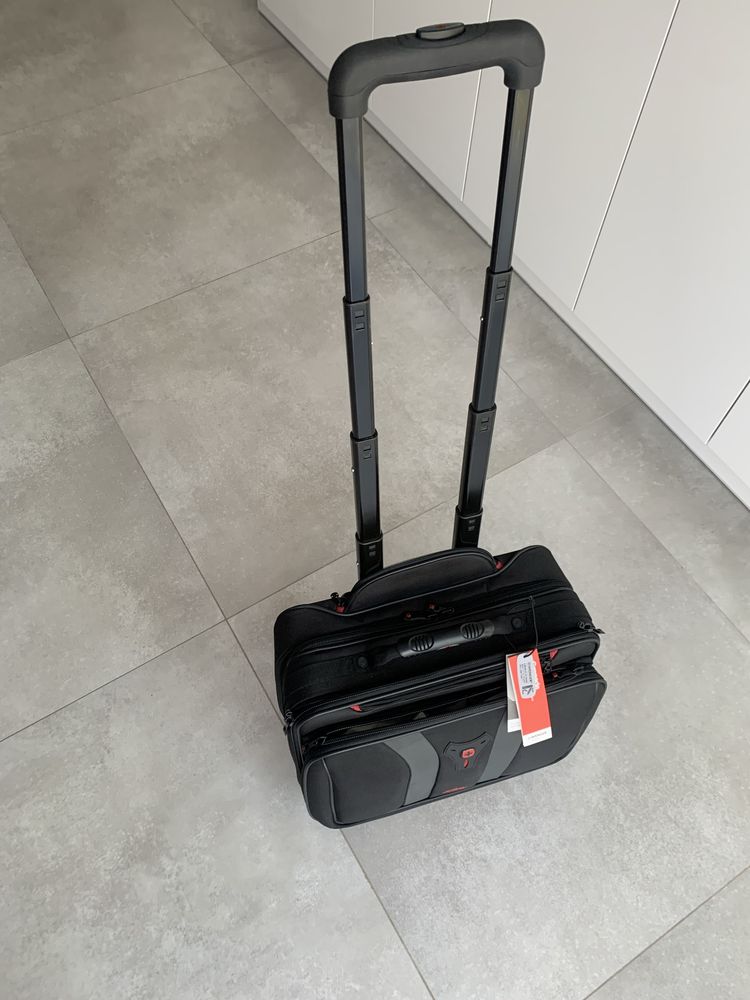 Walizka biznesowa na kółkach Victorinox Wenger Granada 15.6”