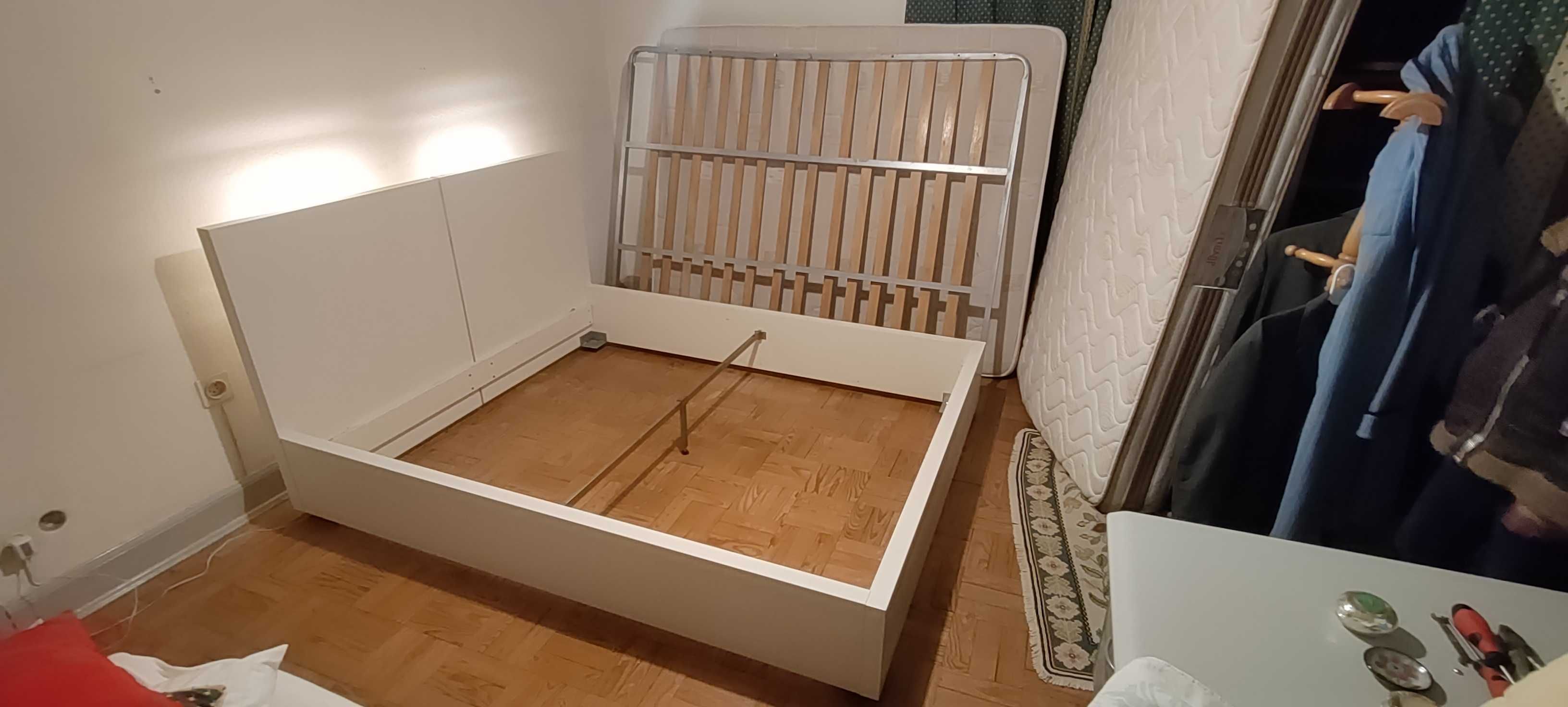 Cama de casal com colchão