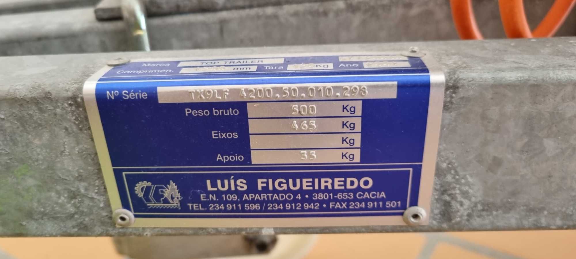Barco Argus de 4 metros e reboque