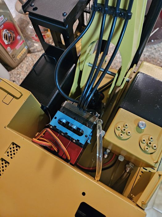 Giratória Hidráulica 390F escala 1/14 modelismo