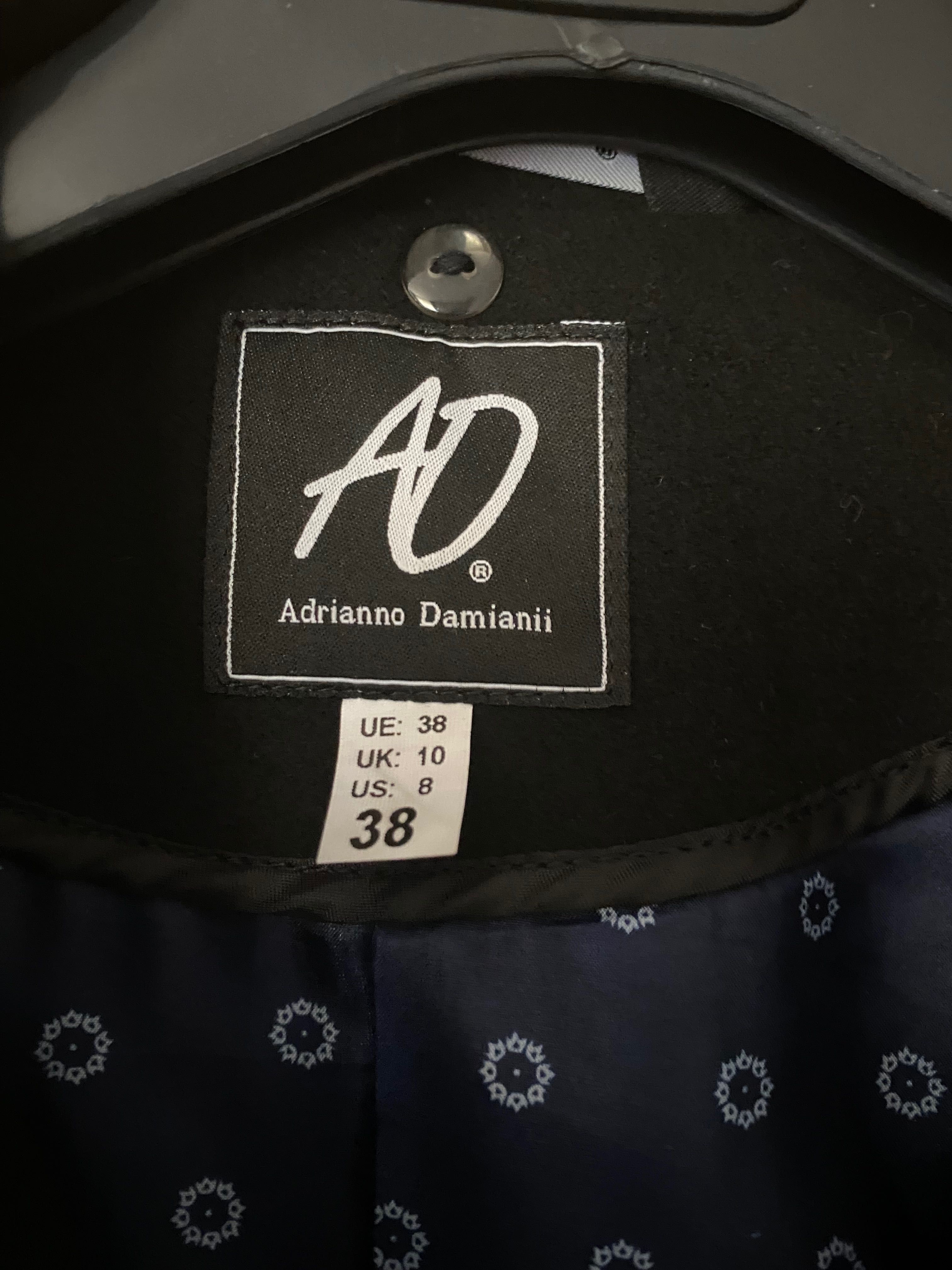 Czarny płaszczyk damski Adrianno Damianii