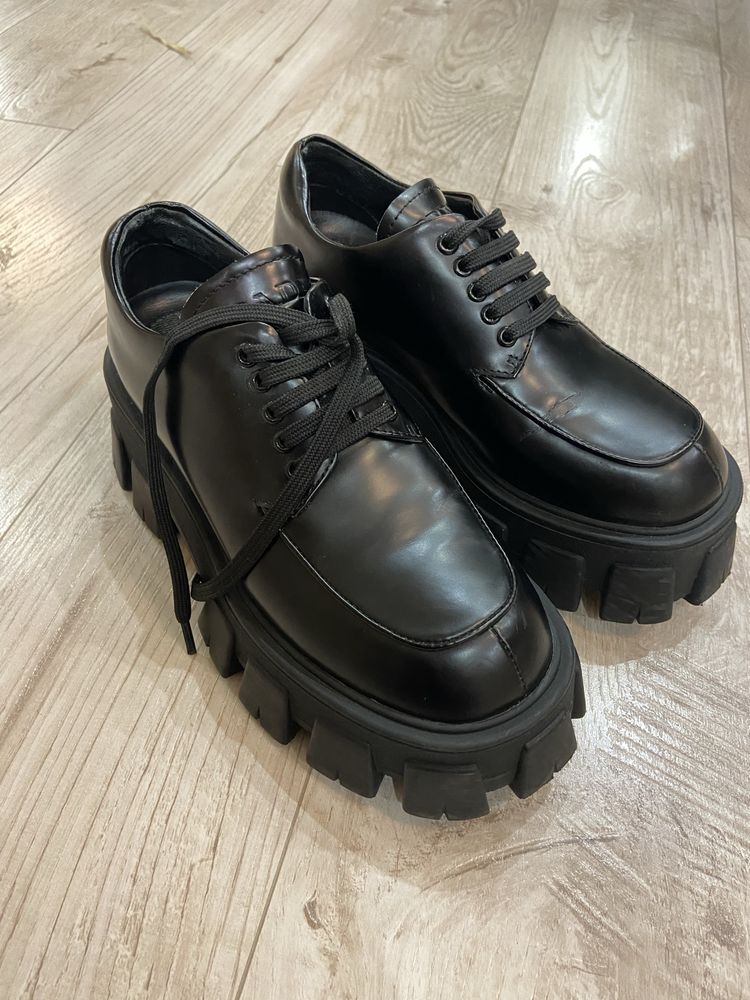 Розпродаж! Шкіряні лофери Prada, оригінал 35 розмір