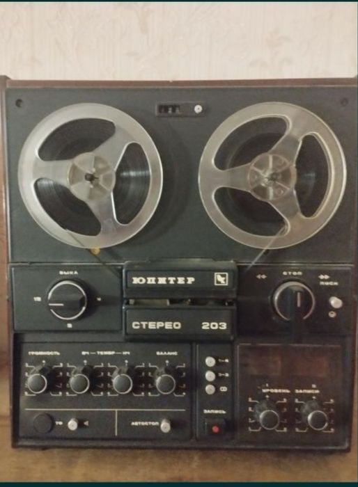 Магнитофон Маяк 203 с колонками