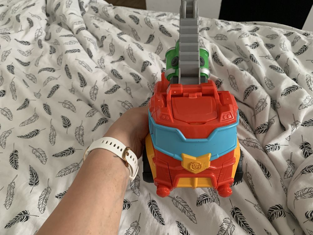 Transformers reacue bots