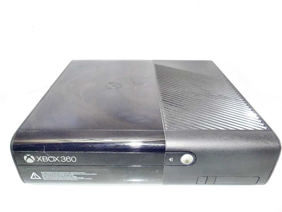 XBOX 360e / 250 GB / Kinect / Pad / 6 gier / Eko Komis