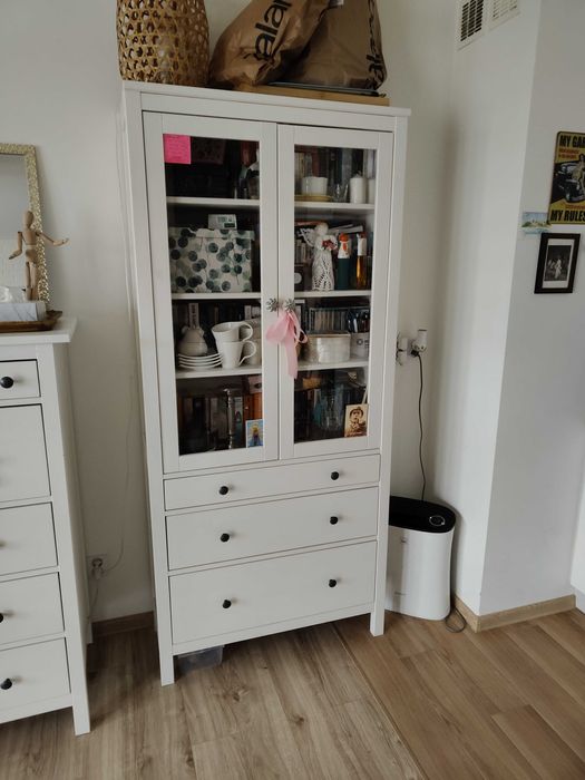 Zestaw Ikea witryna i komoda
