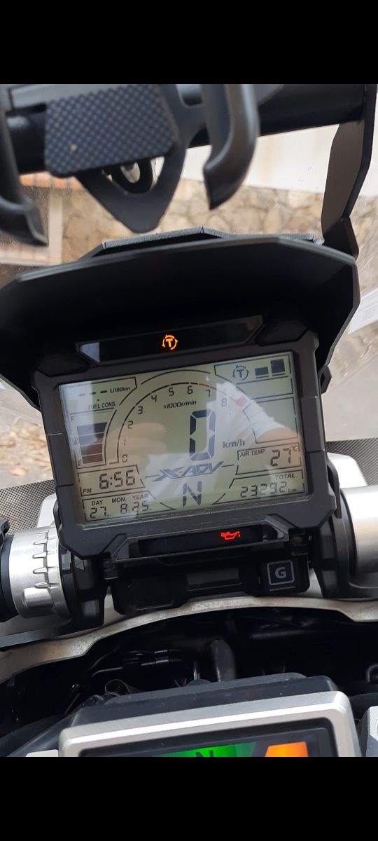 Honda x-adv 750 dct