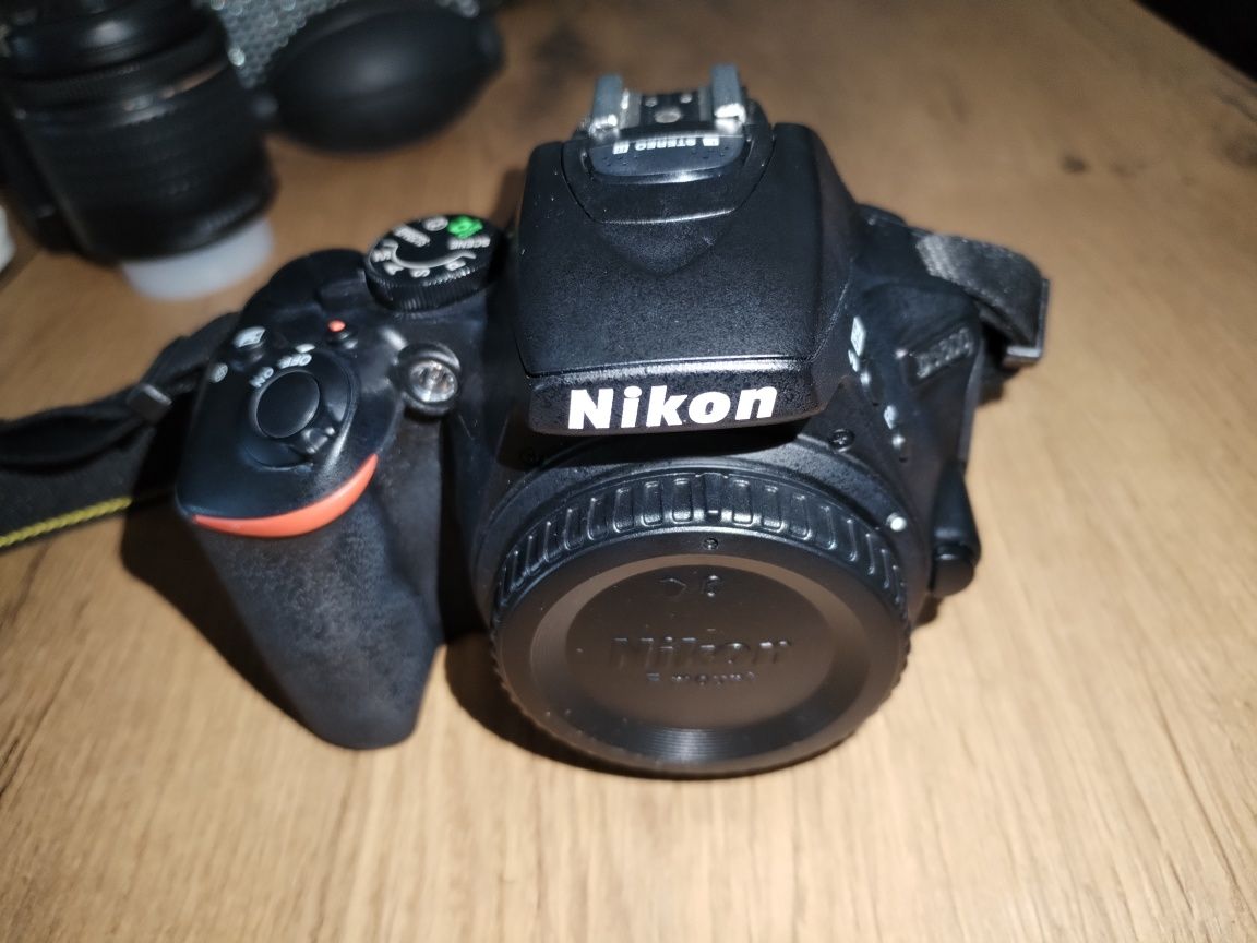 Sprzedam aparat Nikon D5600
