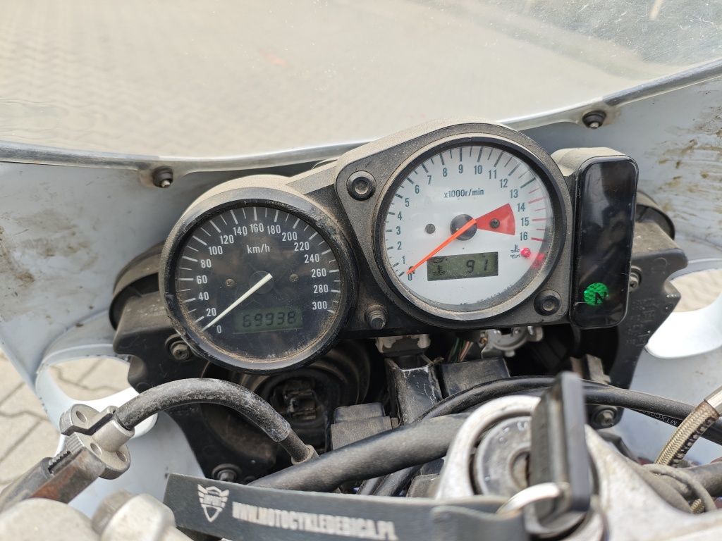 Suzuki GSX-R 750 SRAD 1997r. do niewielkich poprawek