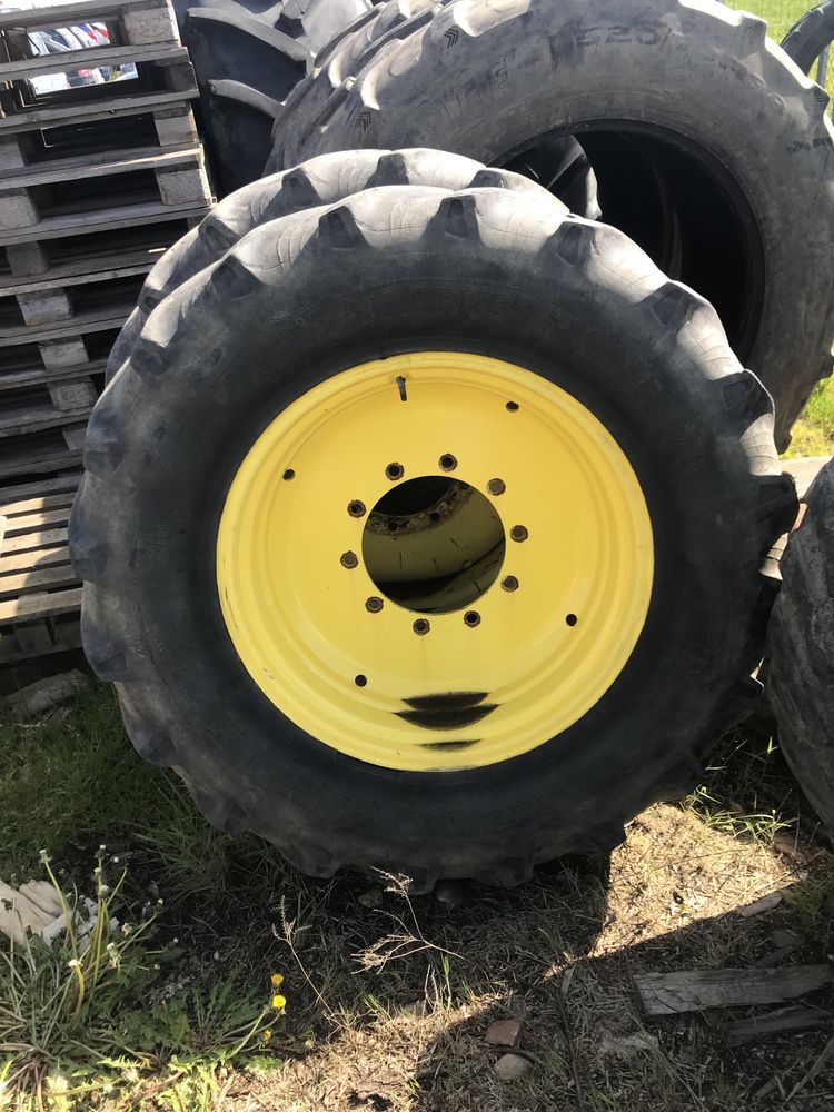 Koła 420/70 R28 i opony 520/70 R38