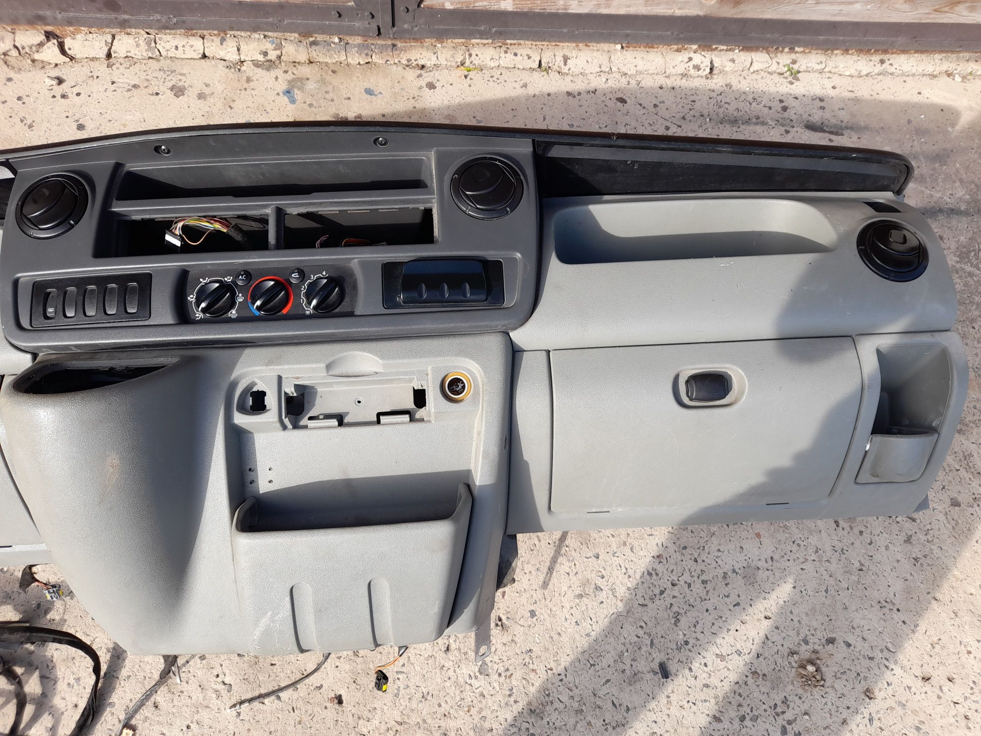 Konsola deska Renault Master II Lift 2.5dci