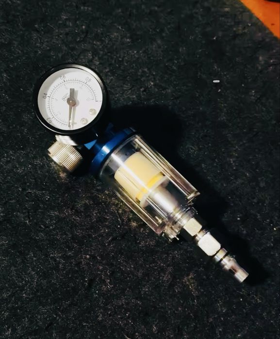 Регулятор тиску повітря з манометром на пульвелізатор Розпилювач