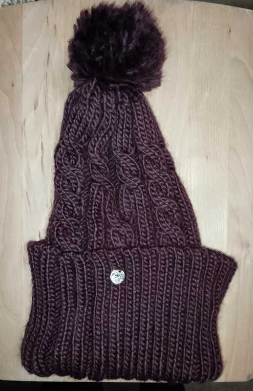 Gorros e luvas novos e quentes!