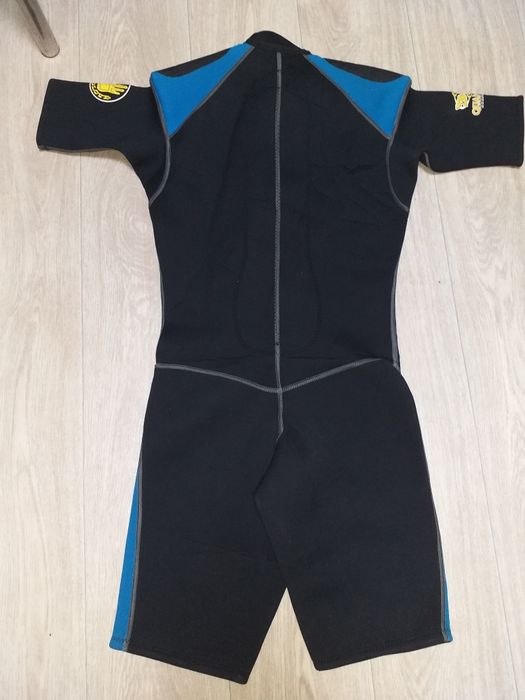 Гидрокостюм укороченый
