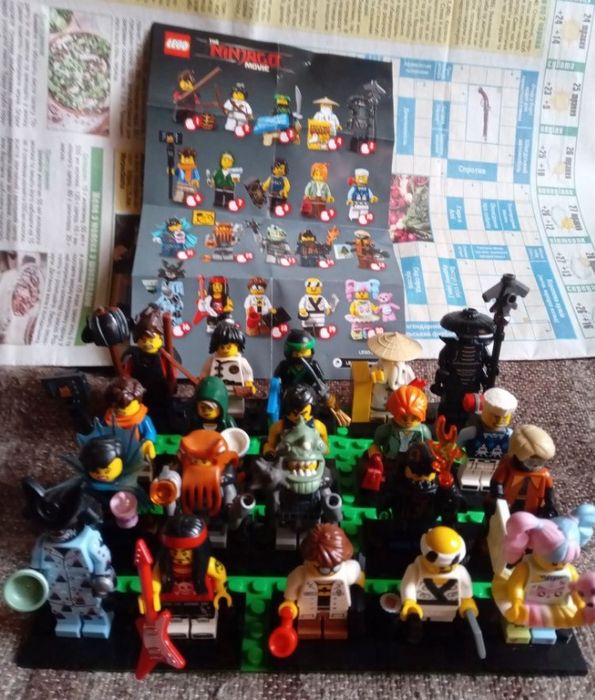 Продам лего человечки орегінальні