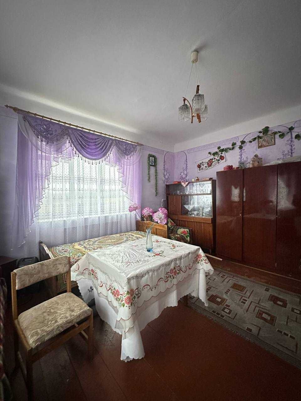 Продаж будинку в селі Завій