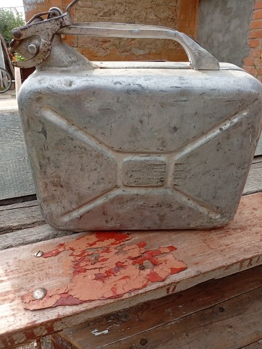 Продам каністри: