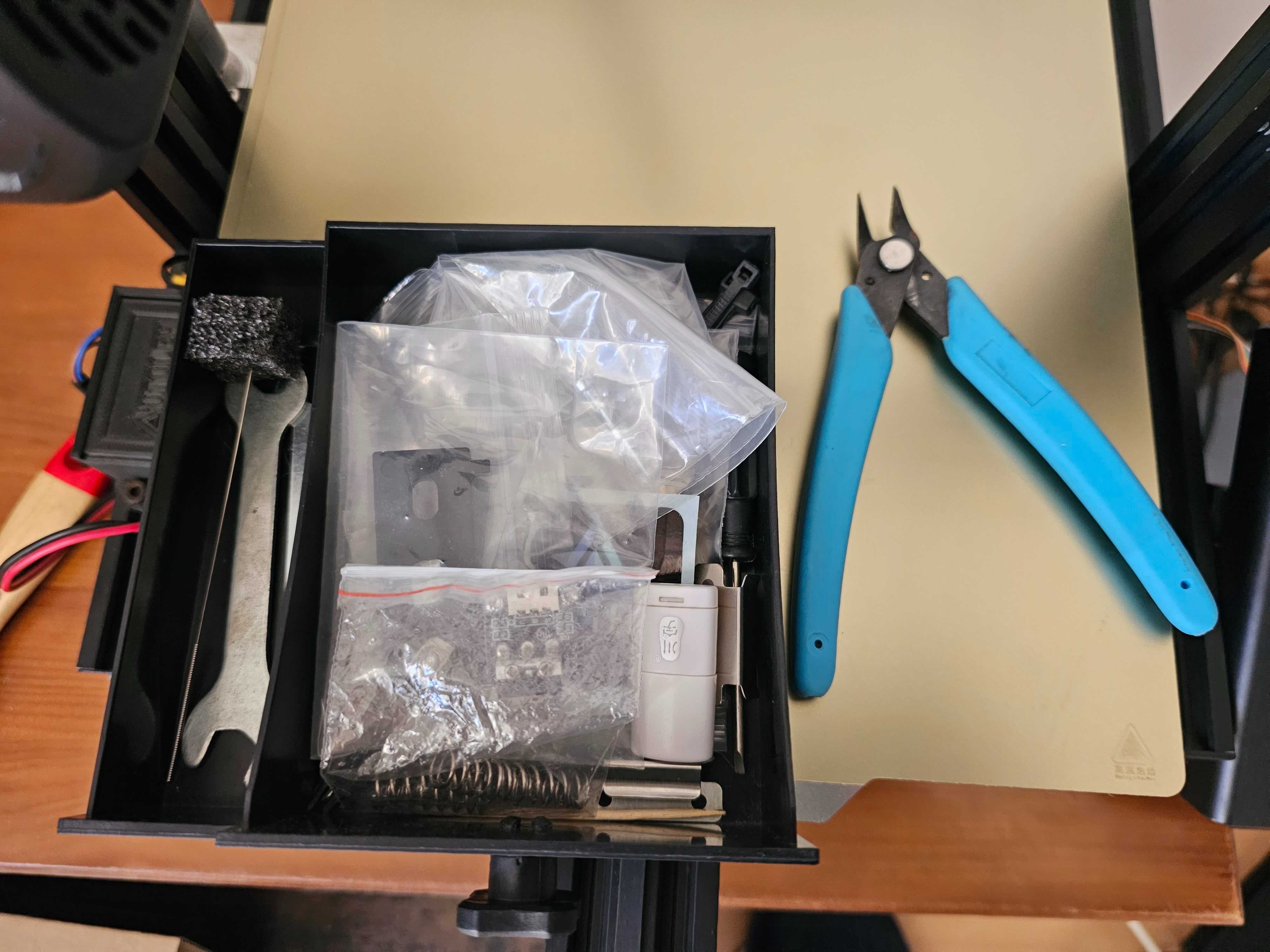Impressora 3D Creality Ender 3 V2 c/ extras